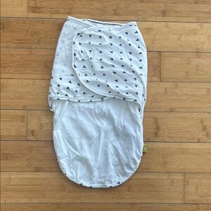 Nested Bean White Sleep Sack with Black Triangle Design